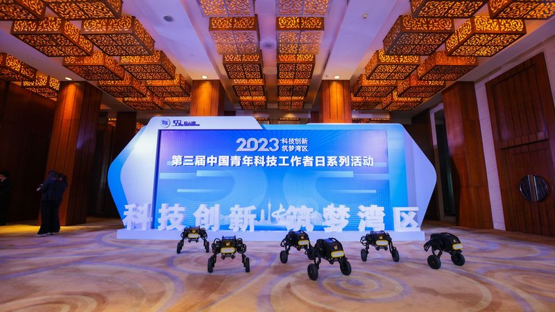 阿里云机器学习平台与百度智能云：架构解析与差异对比